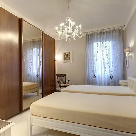 Florence Apartments Home Feeling *