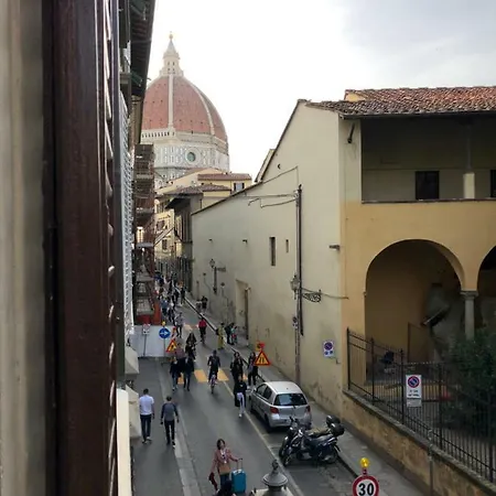 Florence Apartments Home Feeling *